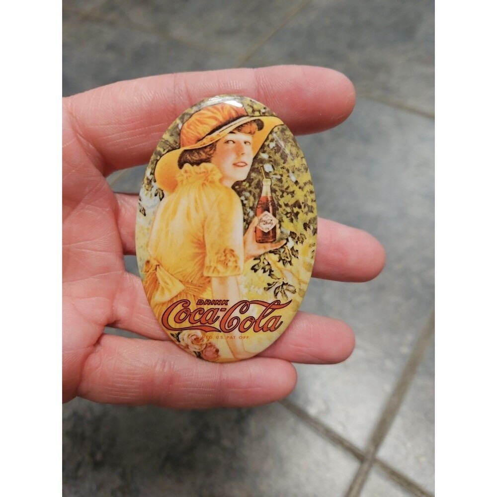Vtg 1970's Coca-Cola Ladies Pocket Purse Mirror Oval Coke Advertising